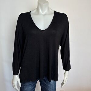 WILFRED FREE (Aritzia) Black V-neck Knit Long Sleeve. Jersey knit. Large